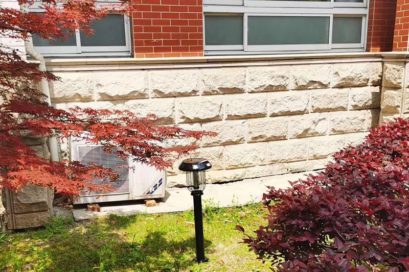 無(wú)錫天一中學(xué)安裝太陽(yáng)能滅蚊燈，學(xué)校滅蚊燈